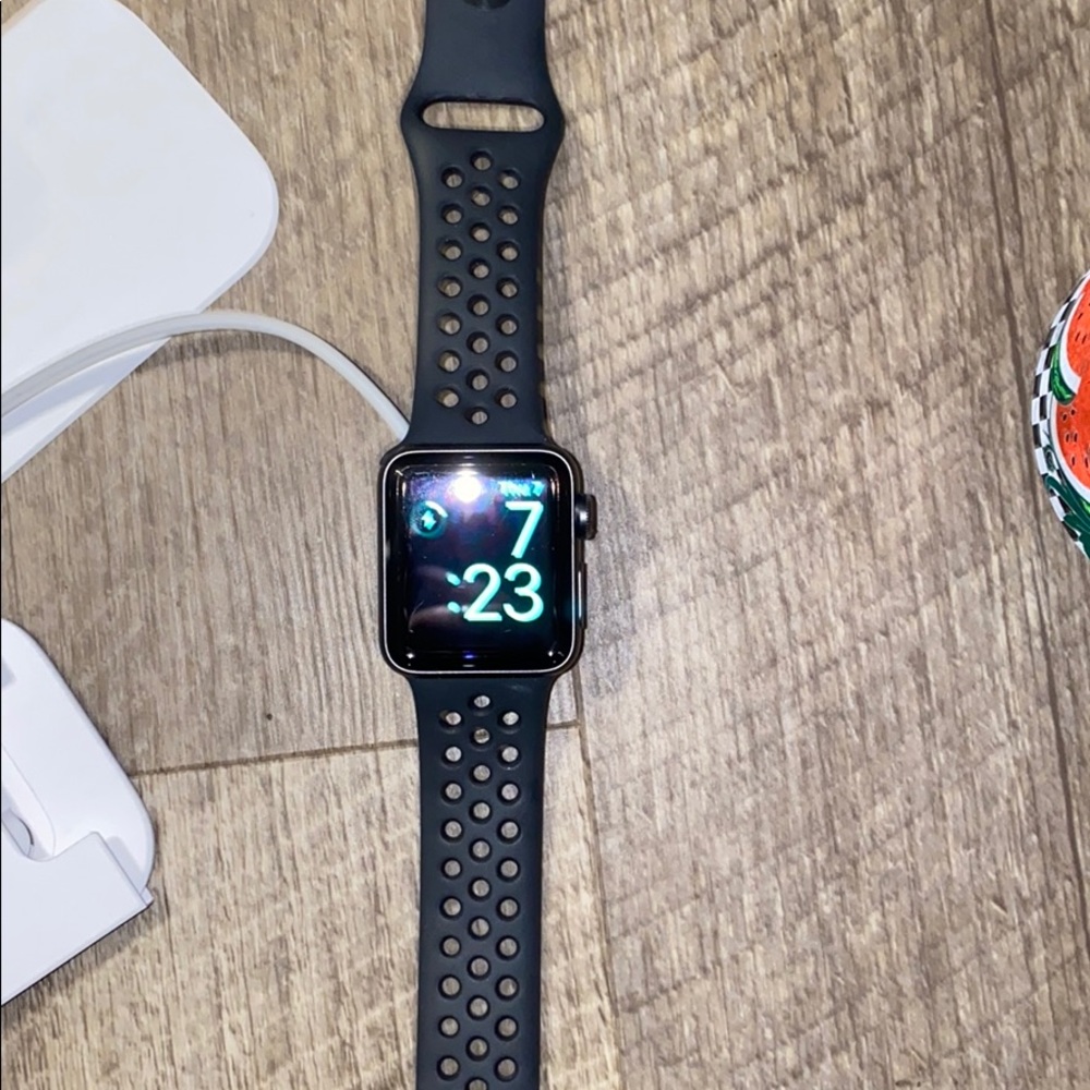 APPLE WATCH NIKE SERIES 3 + CELLULAR & GPS 38 MM